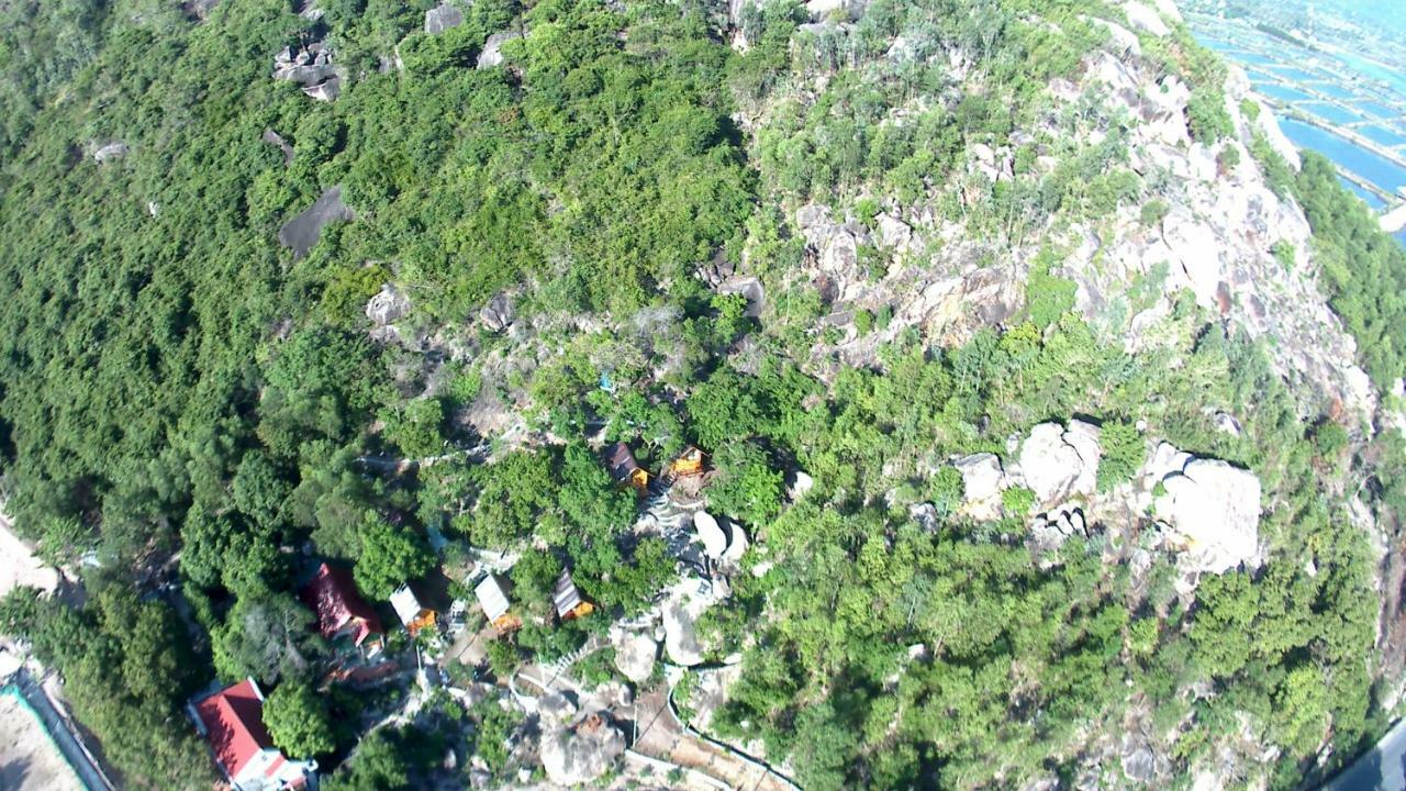 Thanh Nhi Homestay Cam Ranh Bagian luar foto