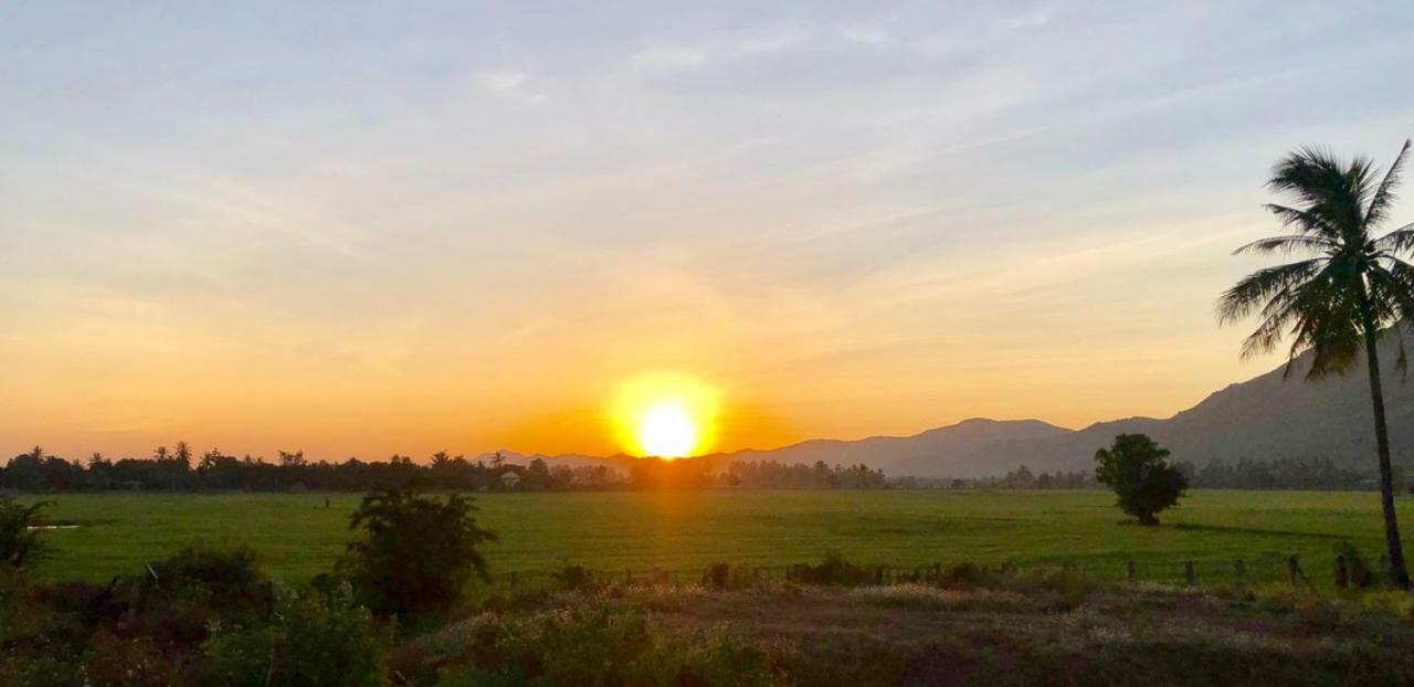 Thanh Nhi Homestay Cam Ranh Bagian luar foto